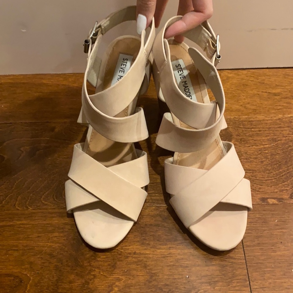 NWOT Strappy Steve Madden Sandals